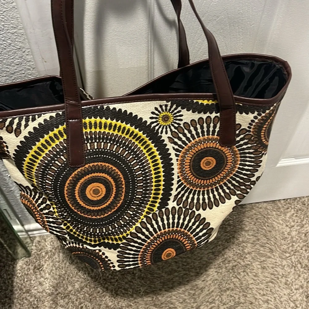 Neiman Marcus Stylish Brown and Yellow Patterned Tote Bag - Picture 2 of 5